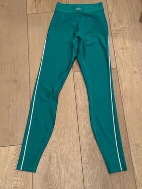ALO Yoga Teal Green Leggings with White Side Stripe